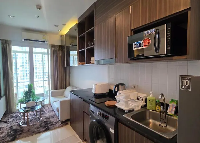 Apartment ให้เช่าคอนโดติดบีทีเอสอ่อน นุช 0 เมตร เตียงคิงไซส์ Bangkok